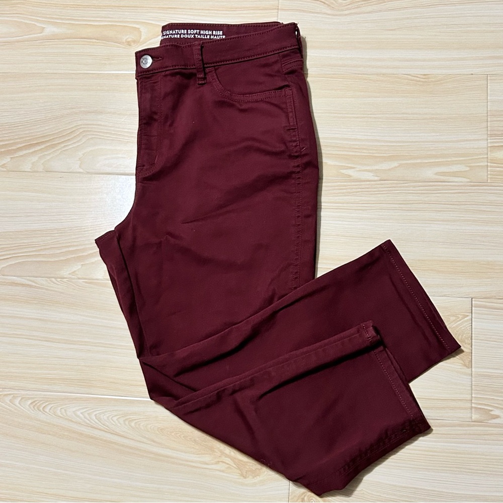 Reitman’s Jeans The Signature Soft high Rise Women’s size 31 Petites in Burgundy